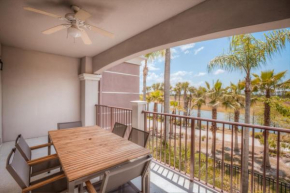 Beautiful LAKEVIEW Deluxe Condo Near Theme Parks